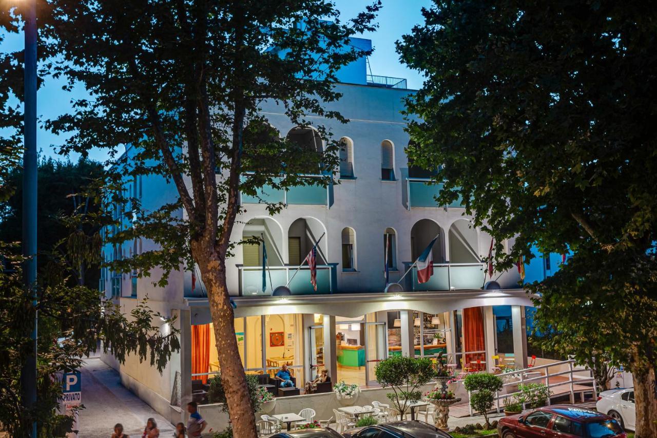 Hotel Admiral Cesenatico Dış mekan fotoğraf
